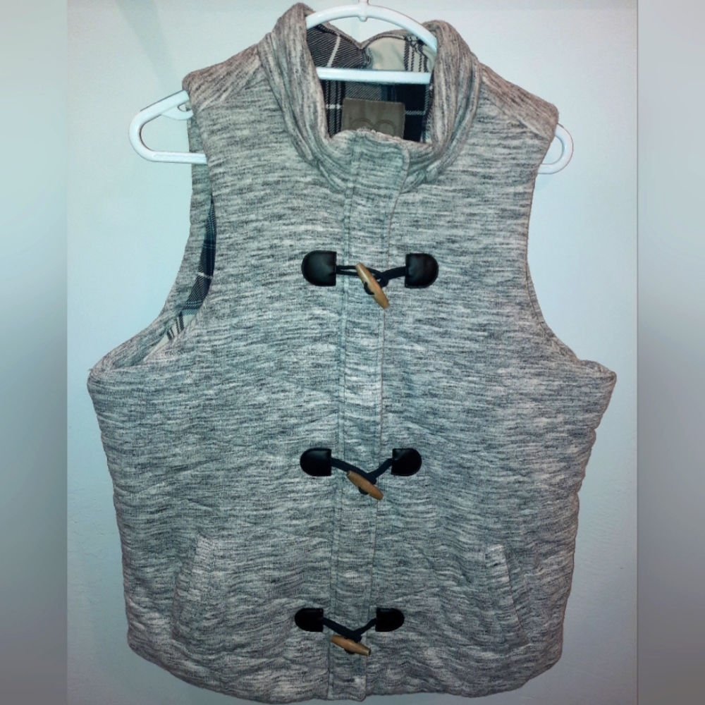 Maurices Women's vest heathered gray with plaid lining size 0 EUC no hood